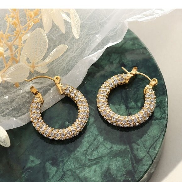 New Retro Gold Hoop Diamond Earring - Picture 5 of 7